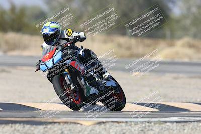 media/Dec-01-2025-Moto Forza (Mon) [[2daa91e15f]]/2-Intermediate Group/Session 3 (Turn 3)/